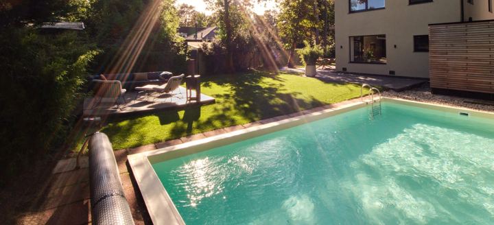 Beheizter Privatpool im Garten